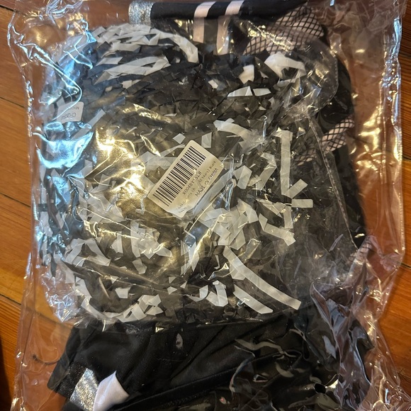 Kids Cheerleader Costume with Skull Design - Black and White - Picture 4 of 5